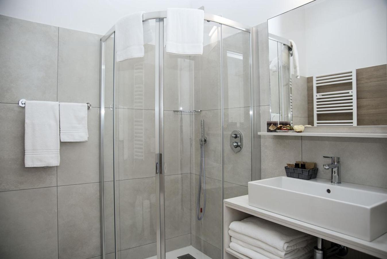 Camelot Appartamenti - Business E Holiday San Martino Buon Albergo Extérieur photo