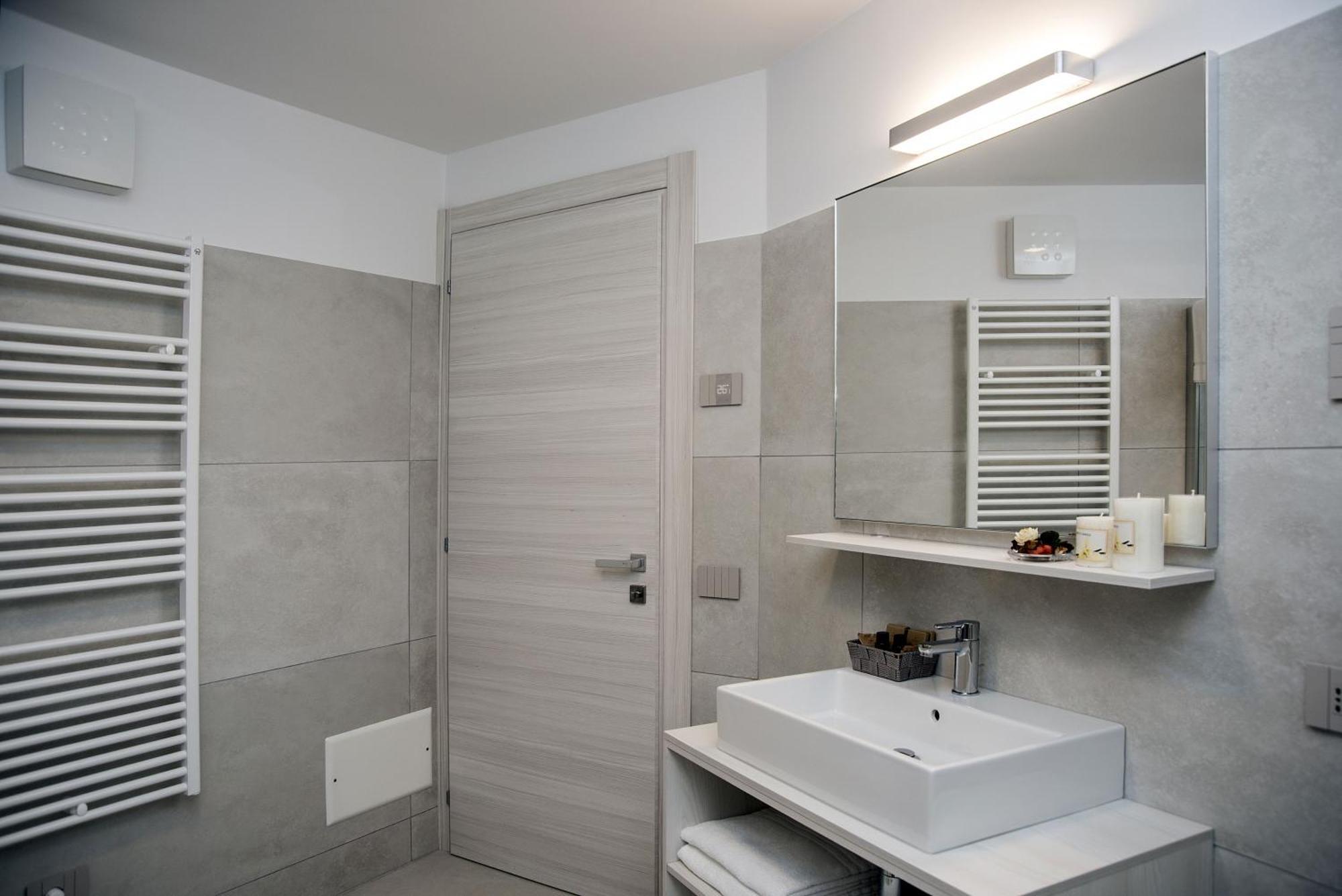 Camelot Appartamenti - Business E Holiday San Martino Buon Albergo Extérieur photo