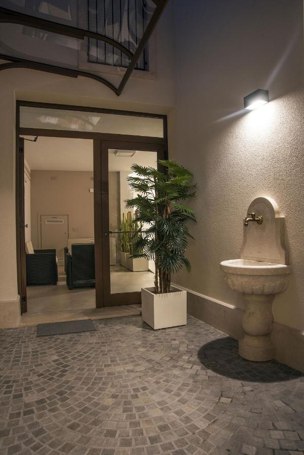 Camelot Appartamenti - Business E Holiday San Martino Buon Albergo Extérieur photo